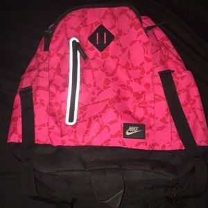 Nike backpack! Women’s/Girls (Like new!)